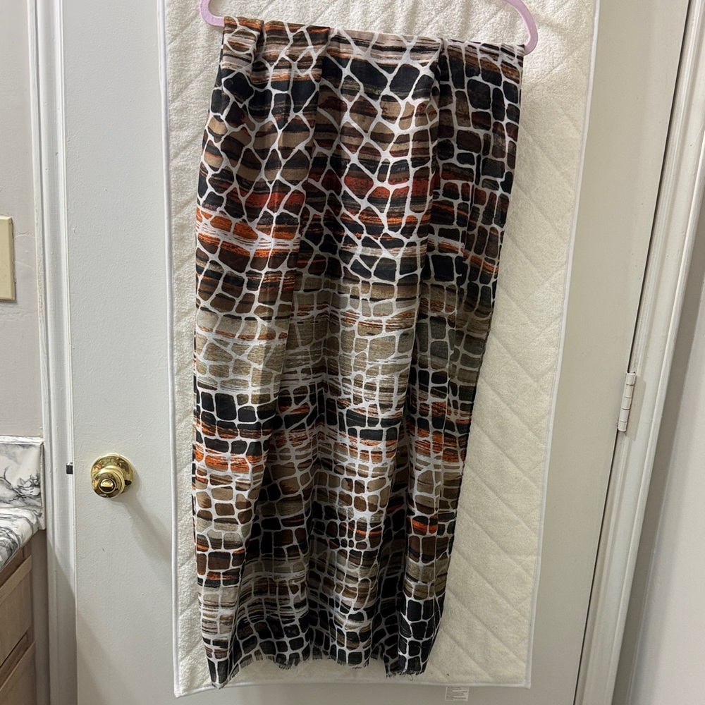 Stylish Multicolor Patterned Scarf - image 1